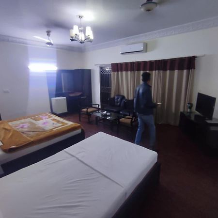 Hotel Clifton Inn Karaçi Dış mekan fotoğraf