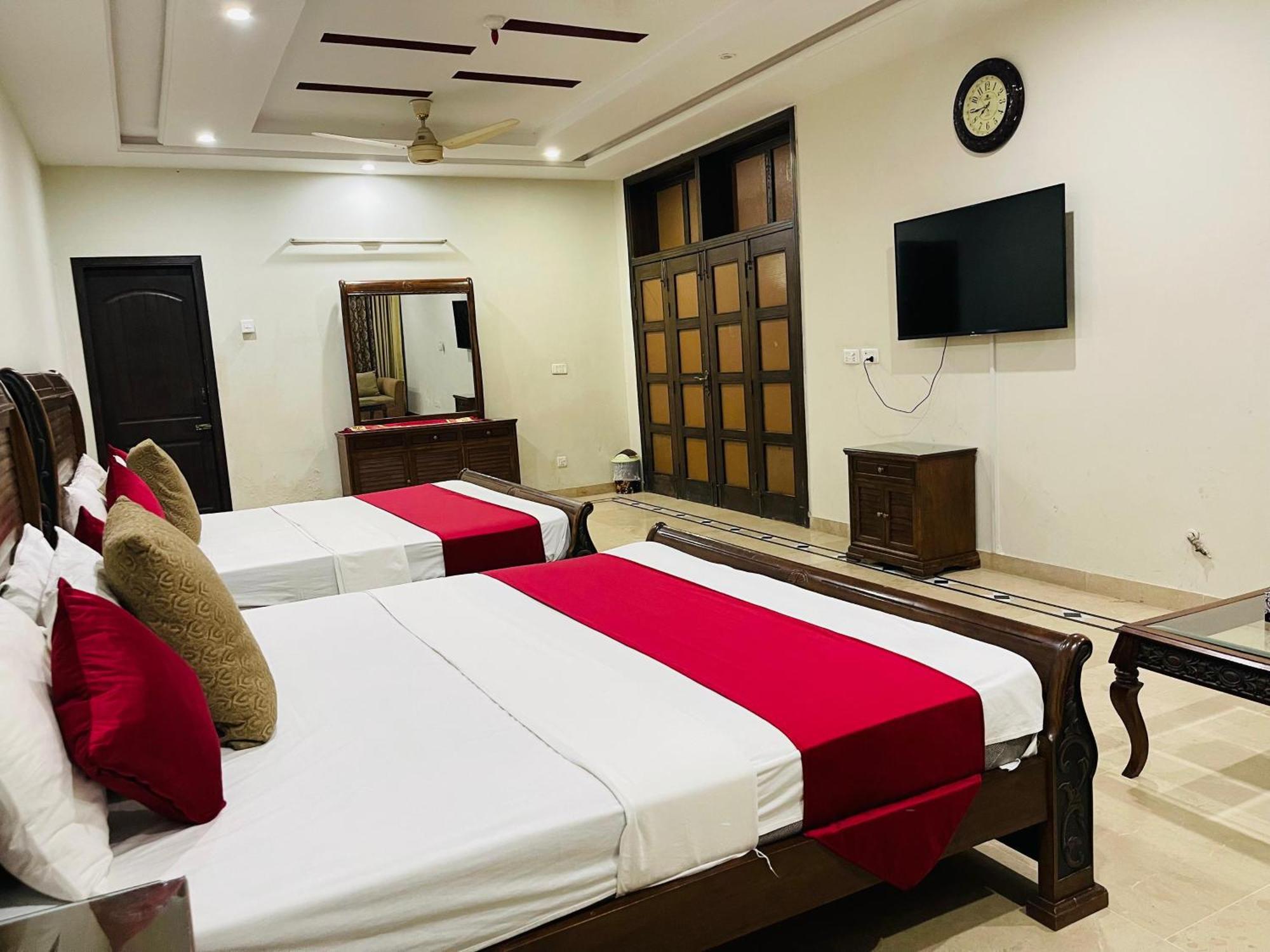 Hotel Clifton Inn Karaçi Dış mekan fotoğraf